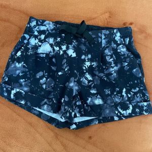 Women’s Lululemon Brand Athletic Running Shorts size 6 new